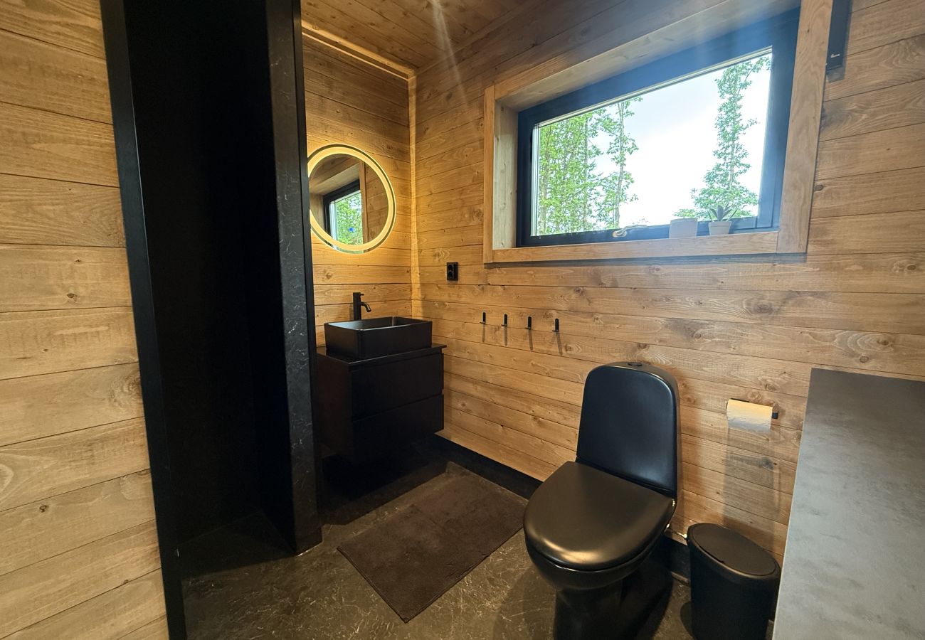 Ferienhaus in Lönashult - Ferienhaus mit Sauna und Seeblick im malerischen Lönashult | SE06090
