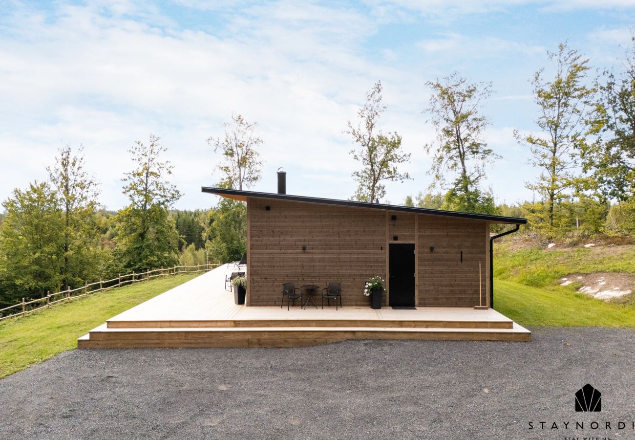 Ferienhaus in Lönashult - Ferienhaus mit Sauna und Seeblick im malerischen Lönashult | SE06090