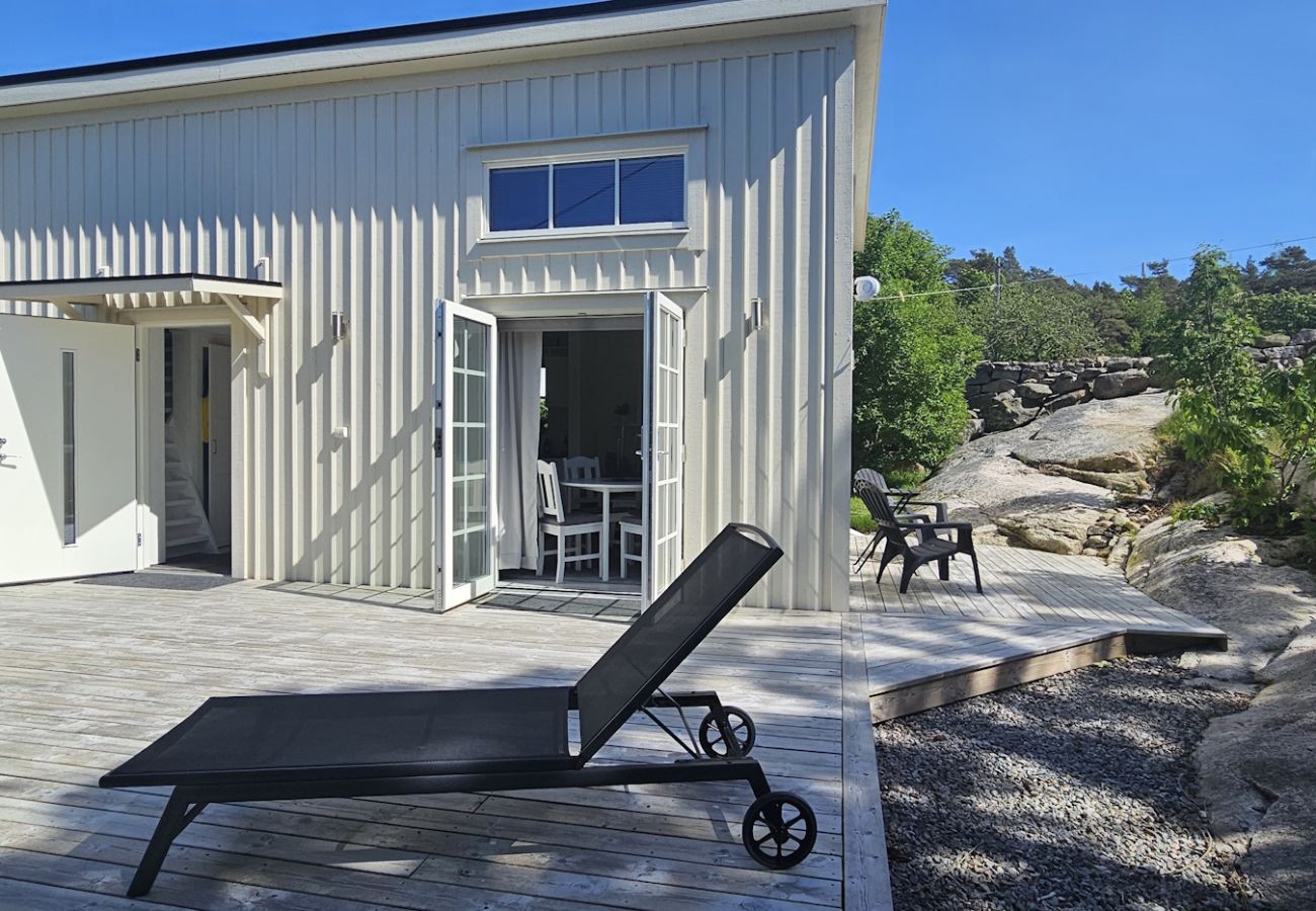 Landhaus in Varekil - Modernes Studiohaus in Rossö, 370 m vom Meer entfernt | SE09138