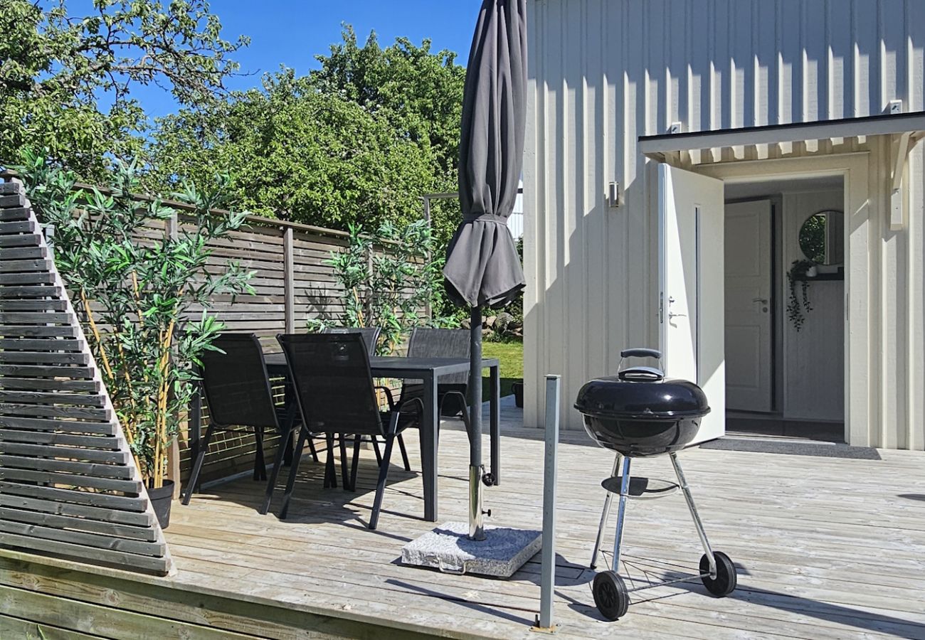 Landhaus in Varekil - Modernes Studiohaus in Rossö, 370 m vom Meer entfernt | SE09138