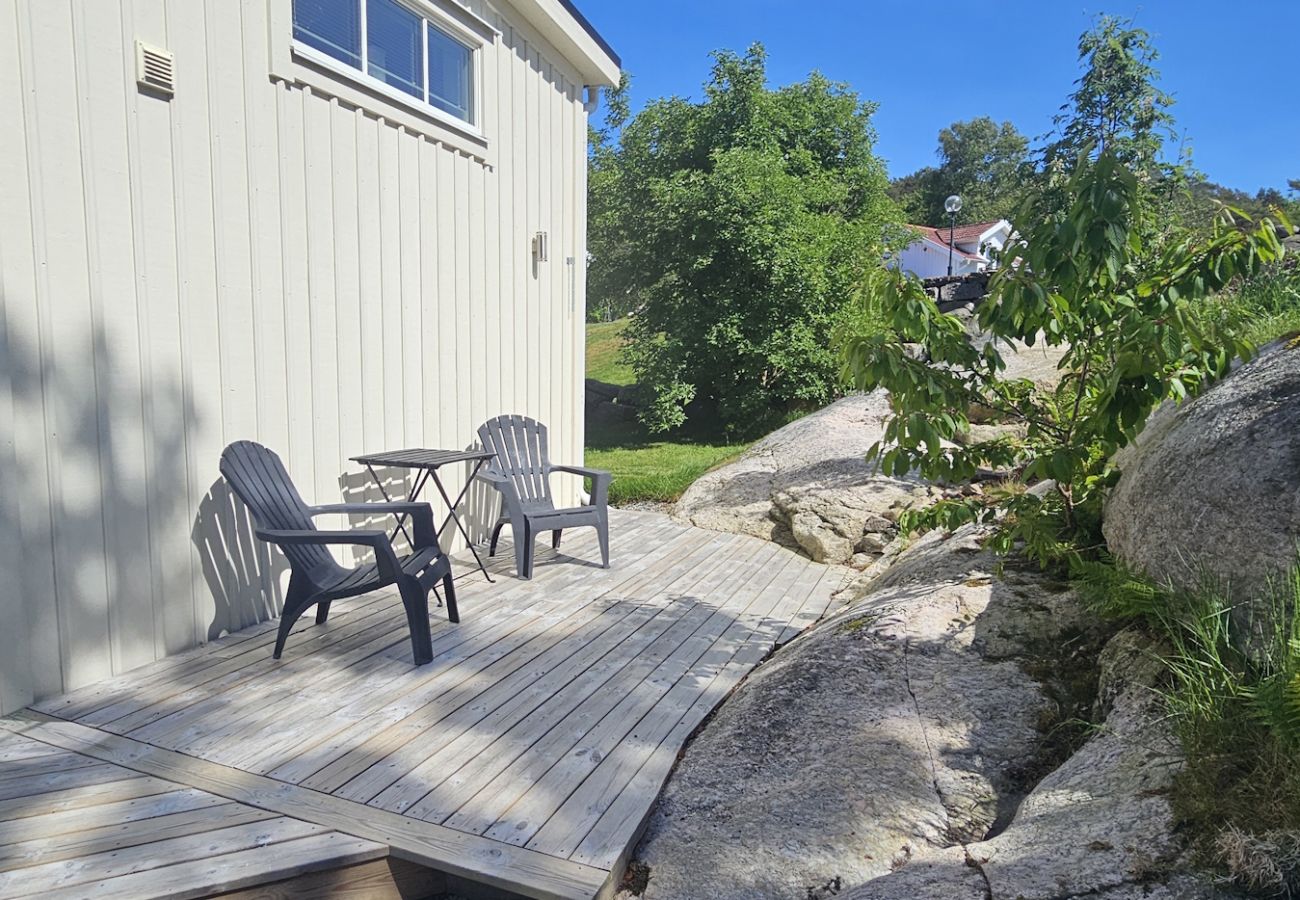 Landhaus in Varekil - Modernes Studiohaus in Rossö, 370 m vom Meer entfernt | SE09138