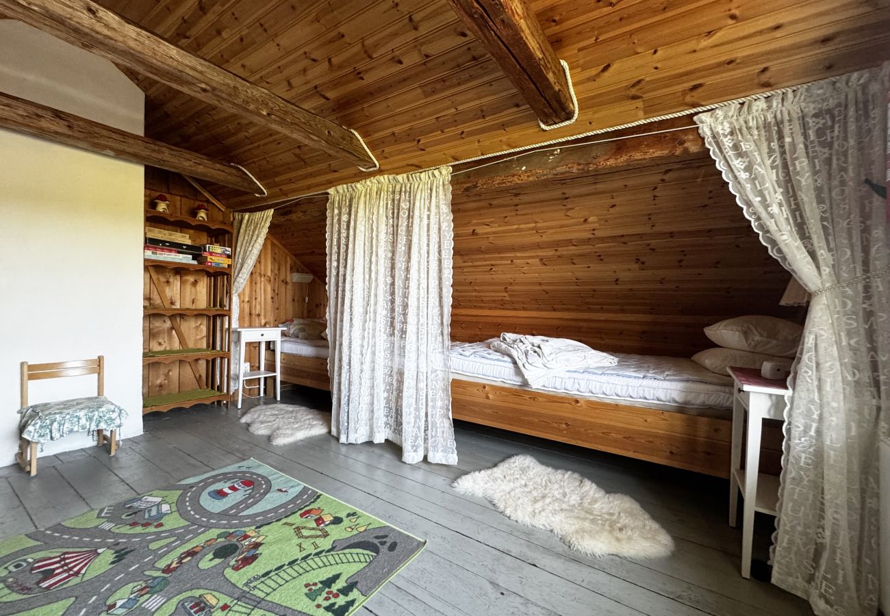 Ferienhaus in Hjo - Charmantes Ferienhaus mit Aussicht auf die Landschaft und in der Nähe des Vättern|SE08084