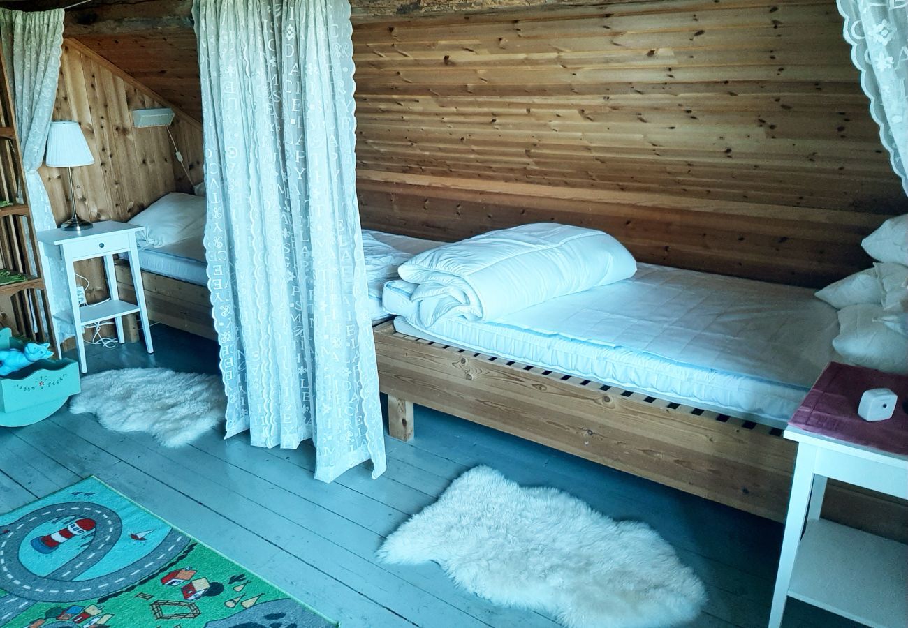 Ferienhaus in Hjo - Charmantes Ferienhaus mit Aussicht auf die Landschaft und in der Nähe des Vättern|SE08084