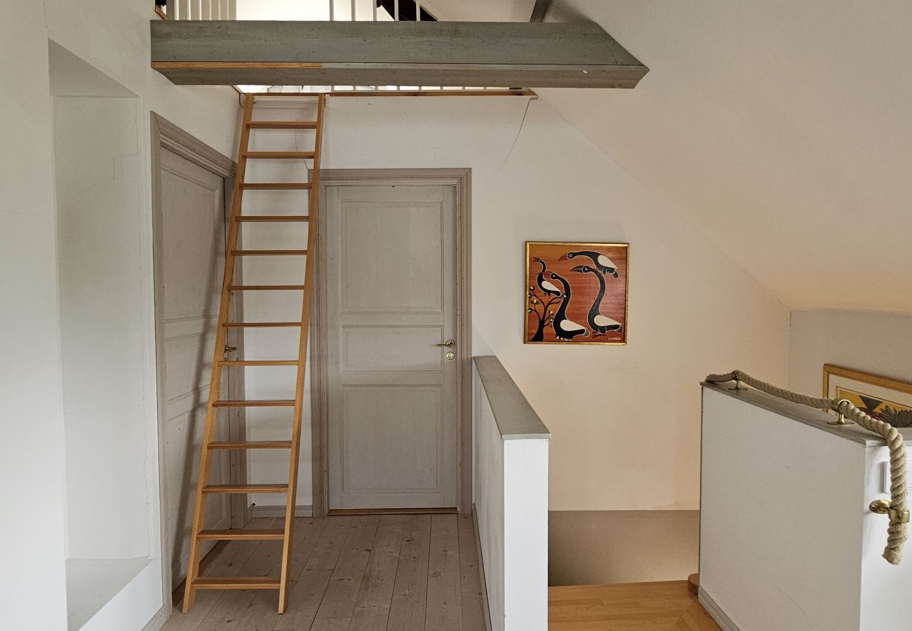 Ferienhaus in Munkedal - Blockhaus mit Pool, Sauna und Boot beim Schloss Torreby | SE09080