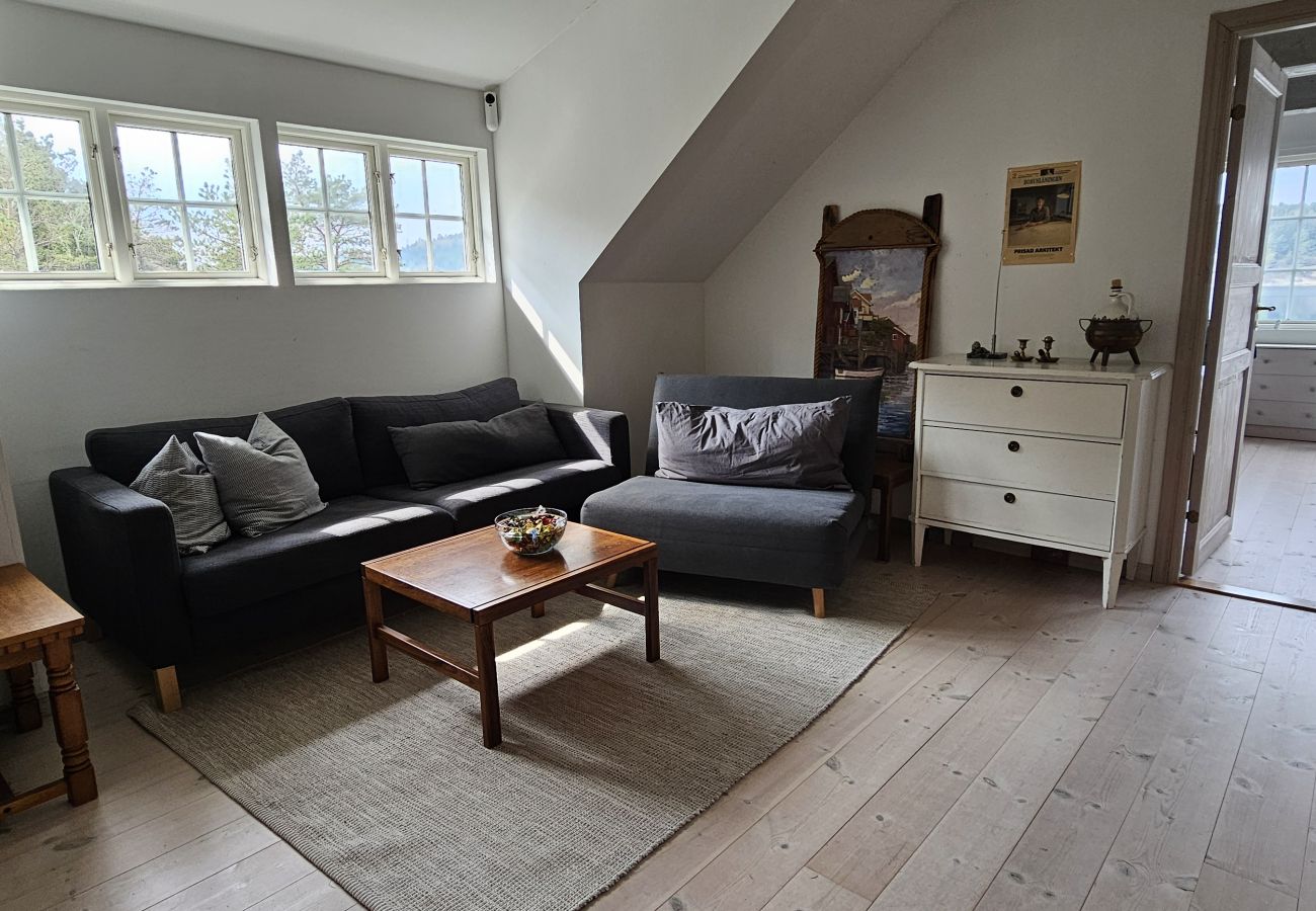 Ferienhaus in Munkedal - Blockhaus mit Pool, Sauna und Boot beim Schloss Torreby | SE09080