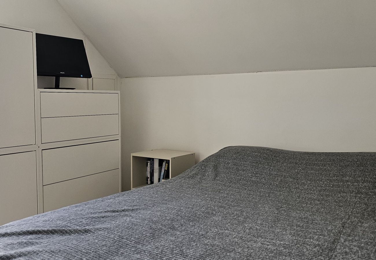 Ferienhaus in Munkedal - Blockhaus mit Pool, Sauna und Boot beim Schloss Torreby | SE09080
