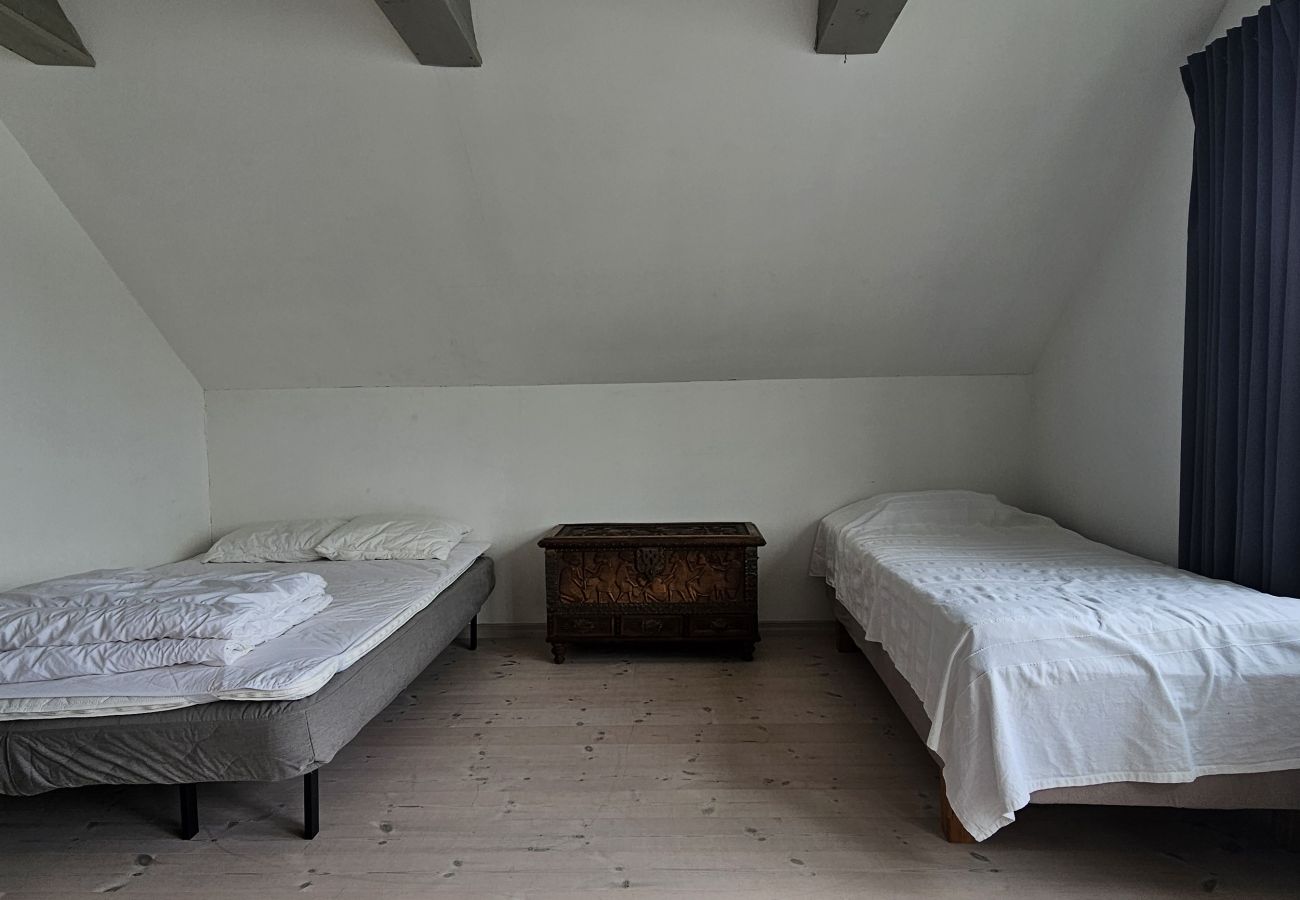 Ferienhaus in Munkedal - Blockhaus mit Pool, Sauna und Boot beim Schloss Torreby | SE09080
