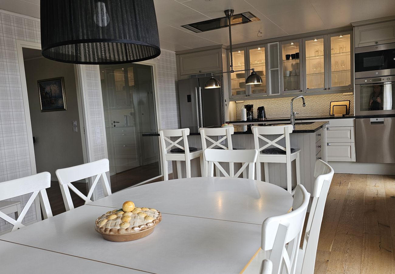 Ferienhaus in Svanesund - Großes Haus mit Sauna, Spielplatz und strandnah in Svanesund | SE09140