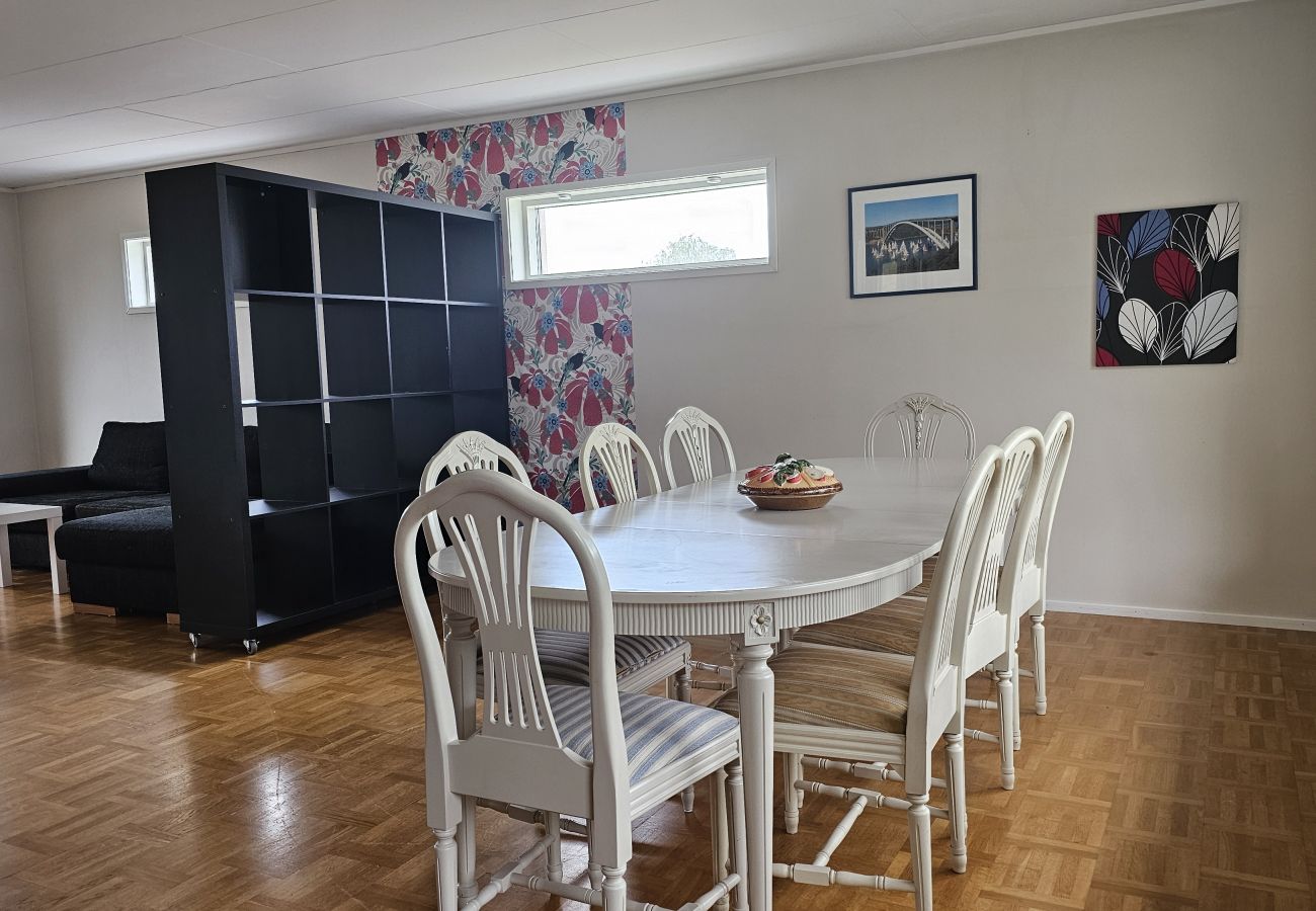 Ferienhaus in Svanesund - Großes Haus mit Sauna, Spielplatz und strandnah in Svanesund | SE09140