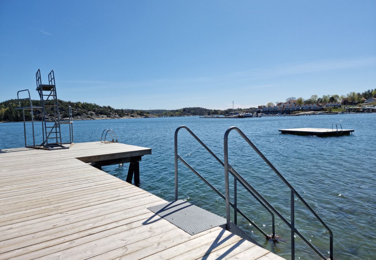Ferienhaus in Svanesund - Großes Haus mit Sauna, Spielplatz und strandnah in Svanesund | SE09140