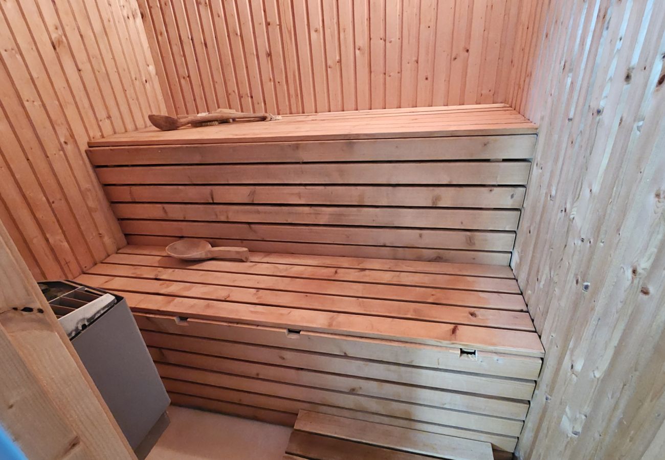 Ferienhaus in Ellös - Ferienwohnung in Stocken,Sauna & Boot, 250 m vom Meer | SE09142