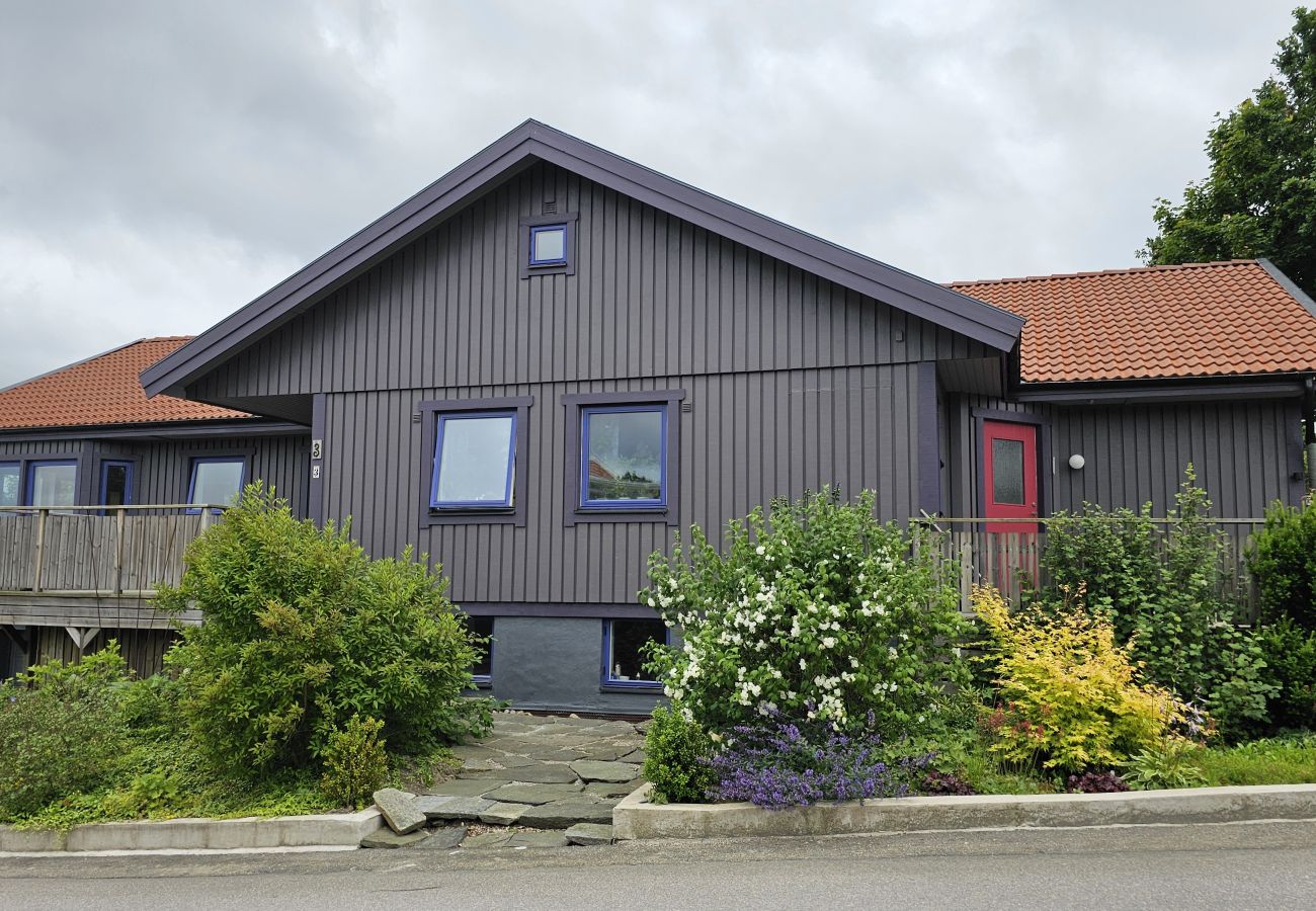 Ferienhaus in Ellös - Ferienwohnung in Stocken,Sauna & Boot, 250 m vom Meer | SE09142