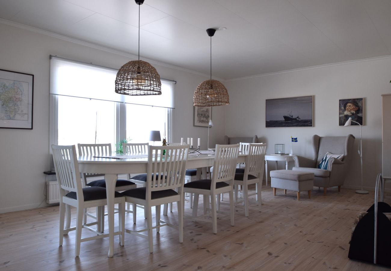Ferienhaus in Skärhamn - Großes Haus in Meeresnähe in Skärhamn | SE09149
