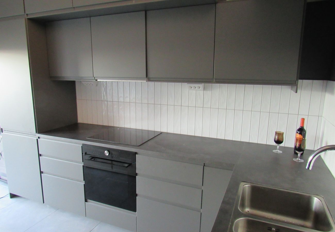 Landhaus in Henån - Neu erbautes Ferienhaus in Meeres- und Naturnähe in Henån | SE09152