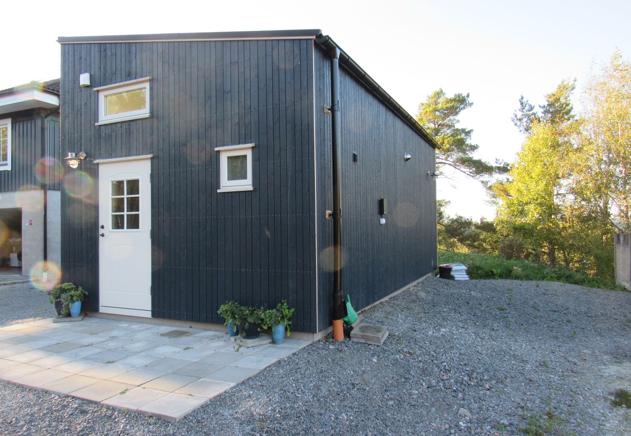 Landhaus in Henån - Neu erbautes Ferienhaus in Meeres- und Naturnähe in Henån | SE09152