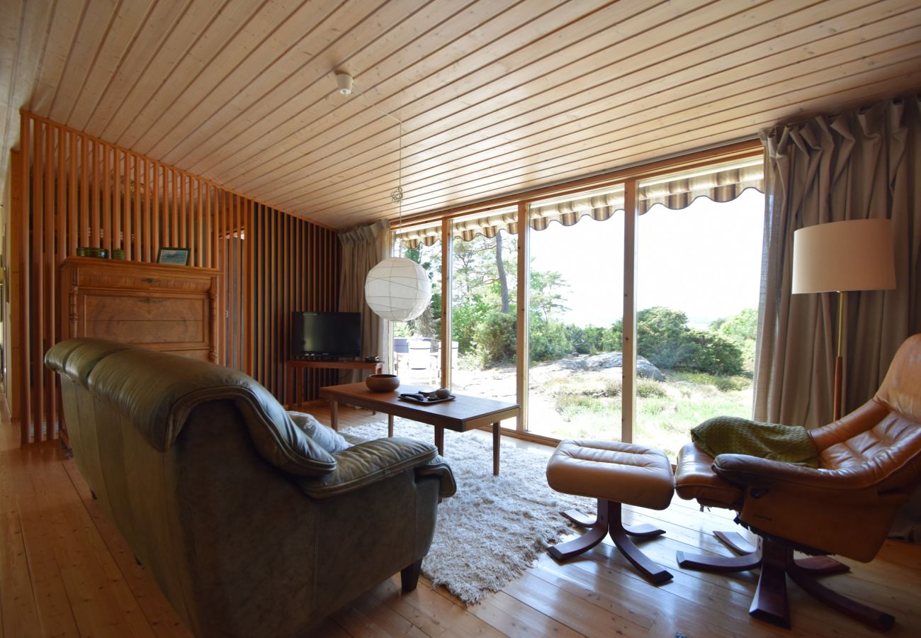 Ferienhaus in Stenungsund - Architektenhaus mit Naturgrundstück in Meeresnähe | SE09157