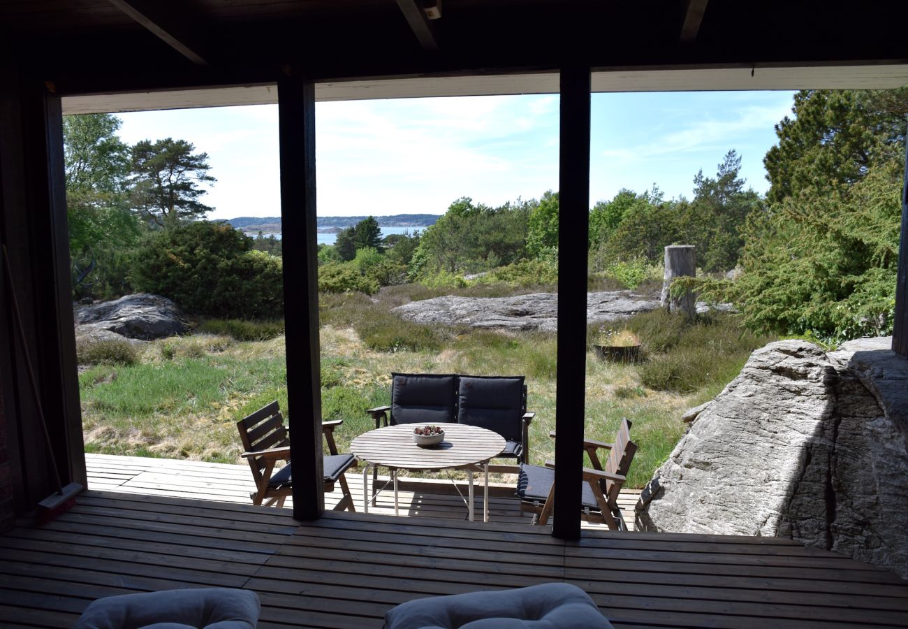 Ferienhaus in Stenungsund - Architektenhaus mit Naturgrundstück in Meeresnähe | SE09157