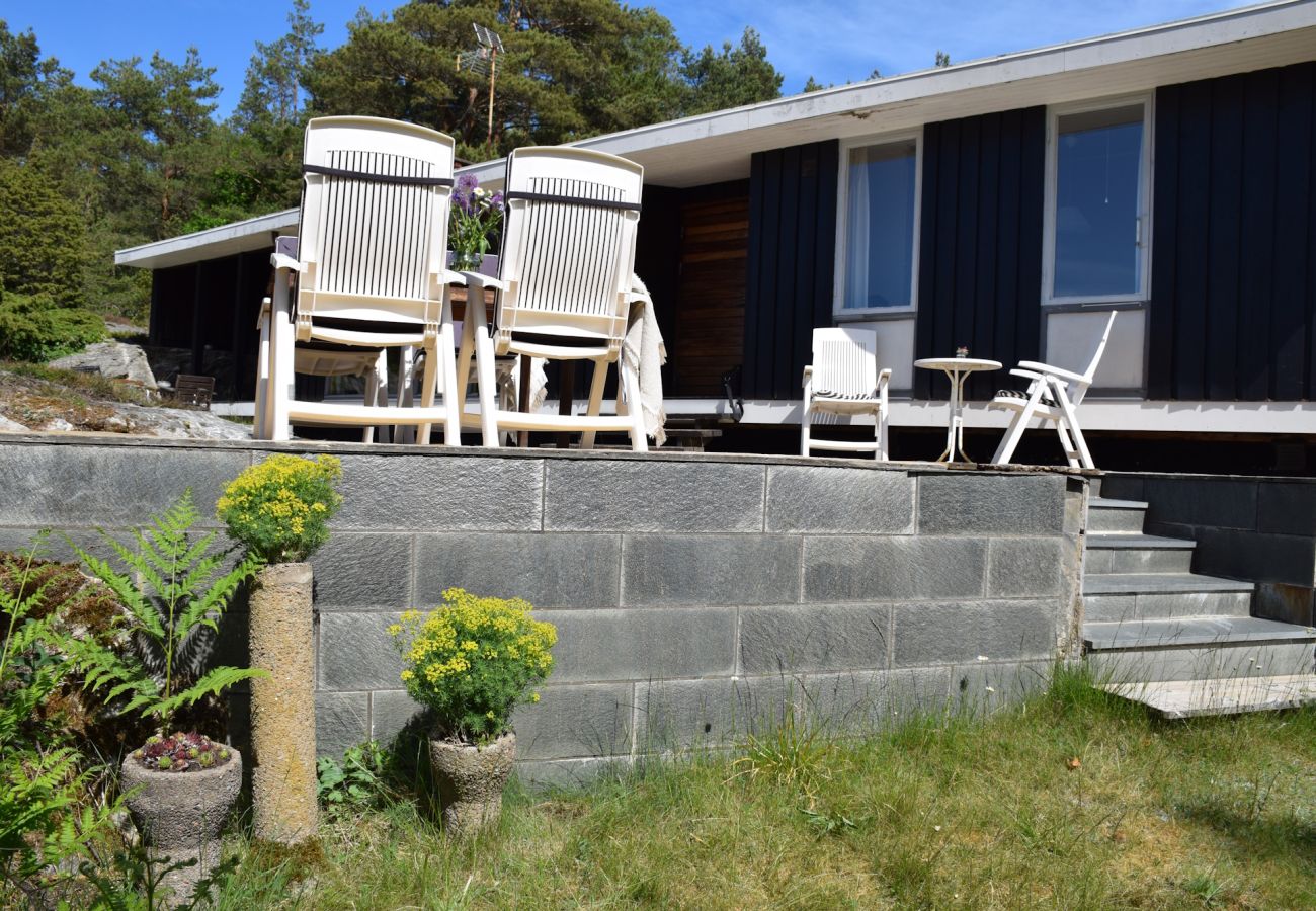 Ferienhaus in Stenungsund - Architektenhaus mit Naturgrundstück in Meeresnähe | SE09157