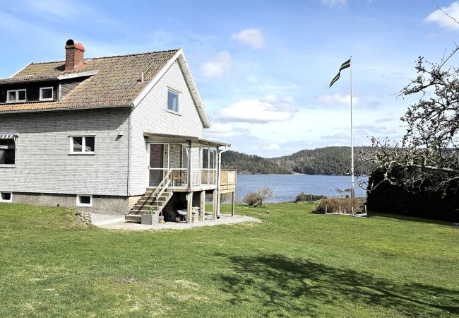 Ferienhaus in Stillingsön - Private Ferienoase mit traumhafter Aussicht & eigenem Steg | SE09154