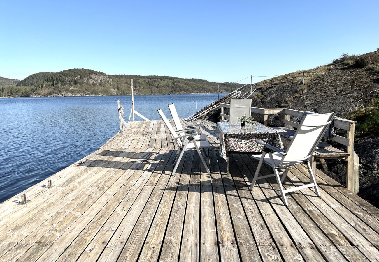 Ferienhaus in Stillingsön - Private Ferienoase mit traumhafter Aussicht & eigenem Steg | SE09154