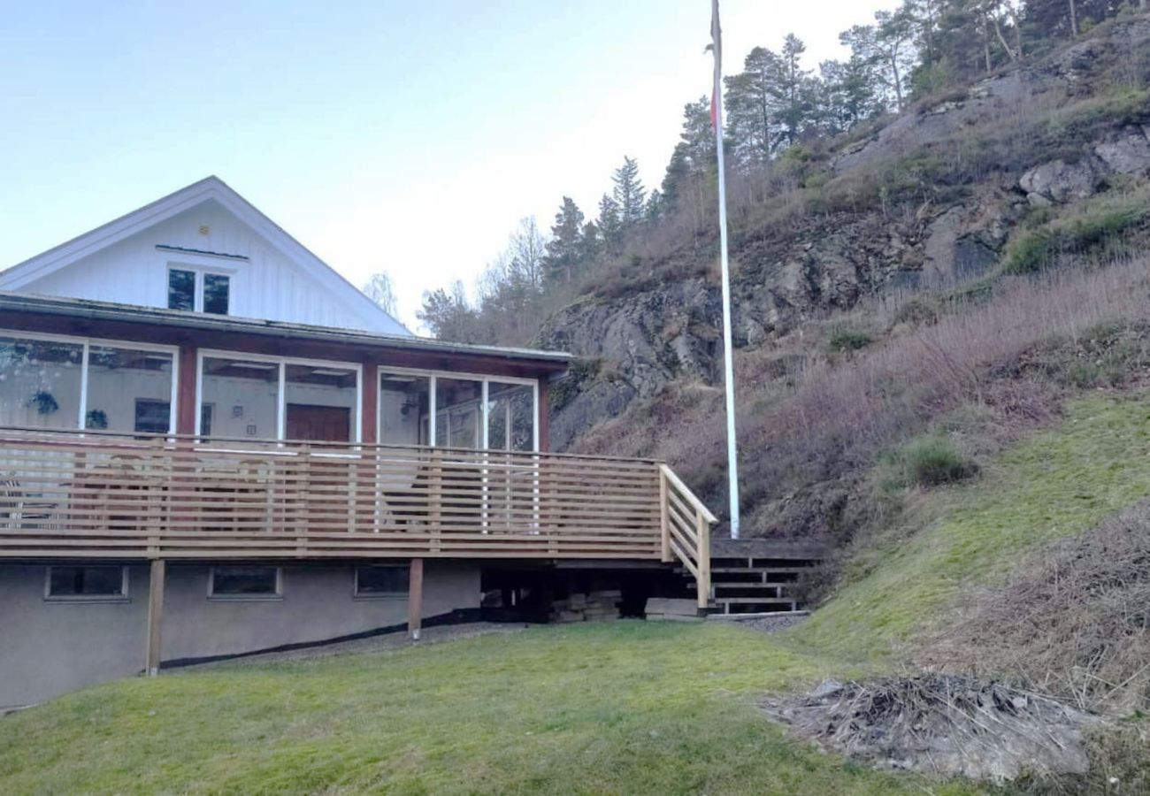 Ferienhaus in Henån - Wohnen im schönen Henån, zentral & nah am Meer | SE09155