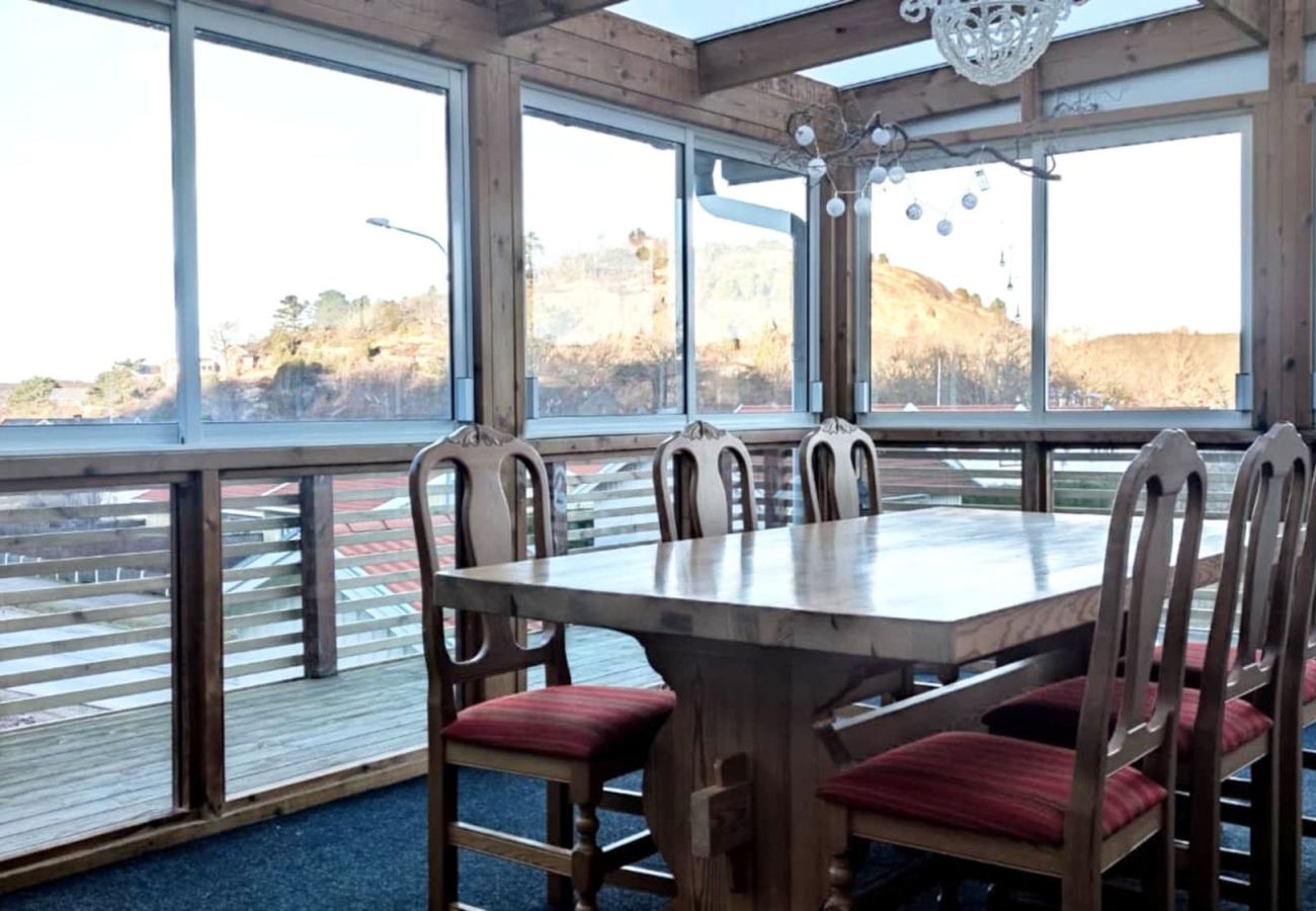 Ferienhaus in Henån - Wohnen im schönen Henån, zentral & nah am Meer | SE09155