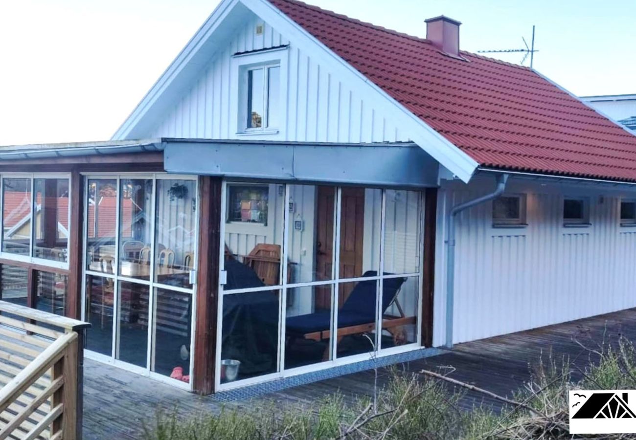 Ferienhaus in Henån - Wohnen im schönen Henån, zentral & nah am Meer | SE09155
