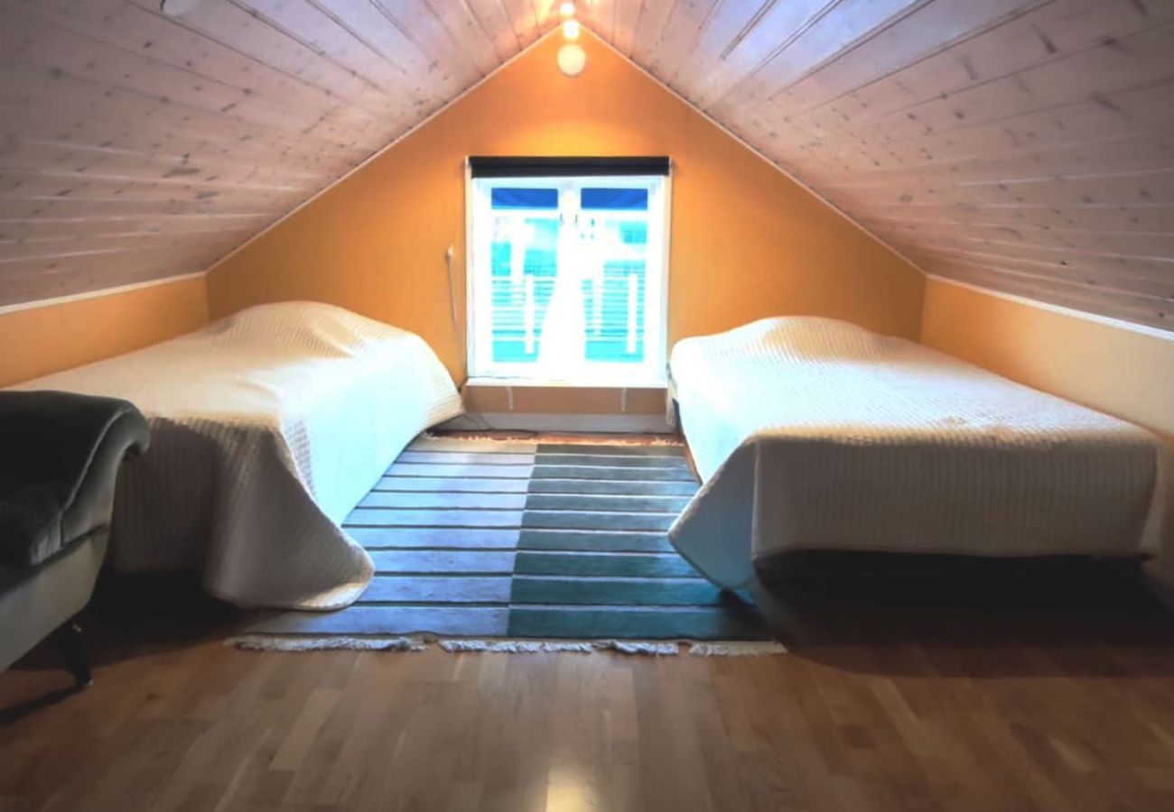 Ferienhaus in Henån - Wohnen im schönen Henån, zentral & nah am Meer | SE09155