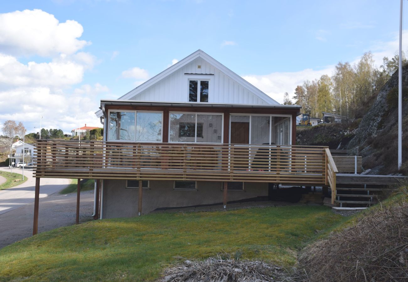 Ferienhaus in Henån - Wohnen im schönen Henån, zentral & nah am Meer | SE09155