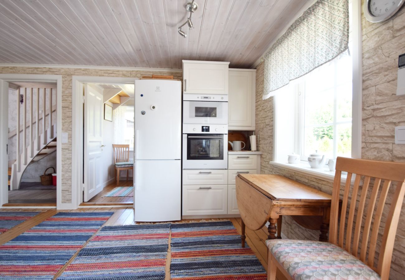 Ferienhaus in Myggenäs - Villa mit Meerblick & fußläufiger Entfernung zum Baden | SE09161