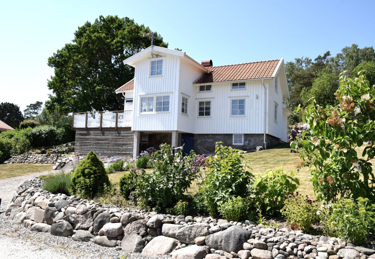 Ferienhaus in Myggenäs - Villa mit Meerblick & fußläufiger Entfernung zum Baden | SE09161