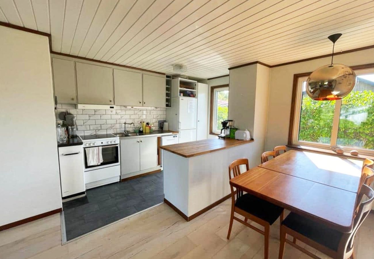 Ferienhaus in Kållekärr - Ferienhaus mit Wintergarten in Strandnähe | SE09159