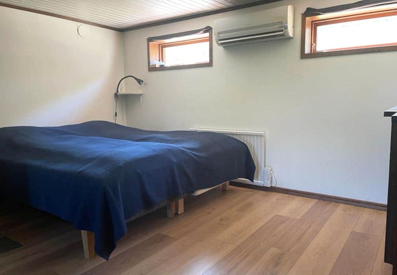 Ferienhaus in Kållekärr - Ferienhaus mit Wintergarten in Strandnähe | SE09159