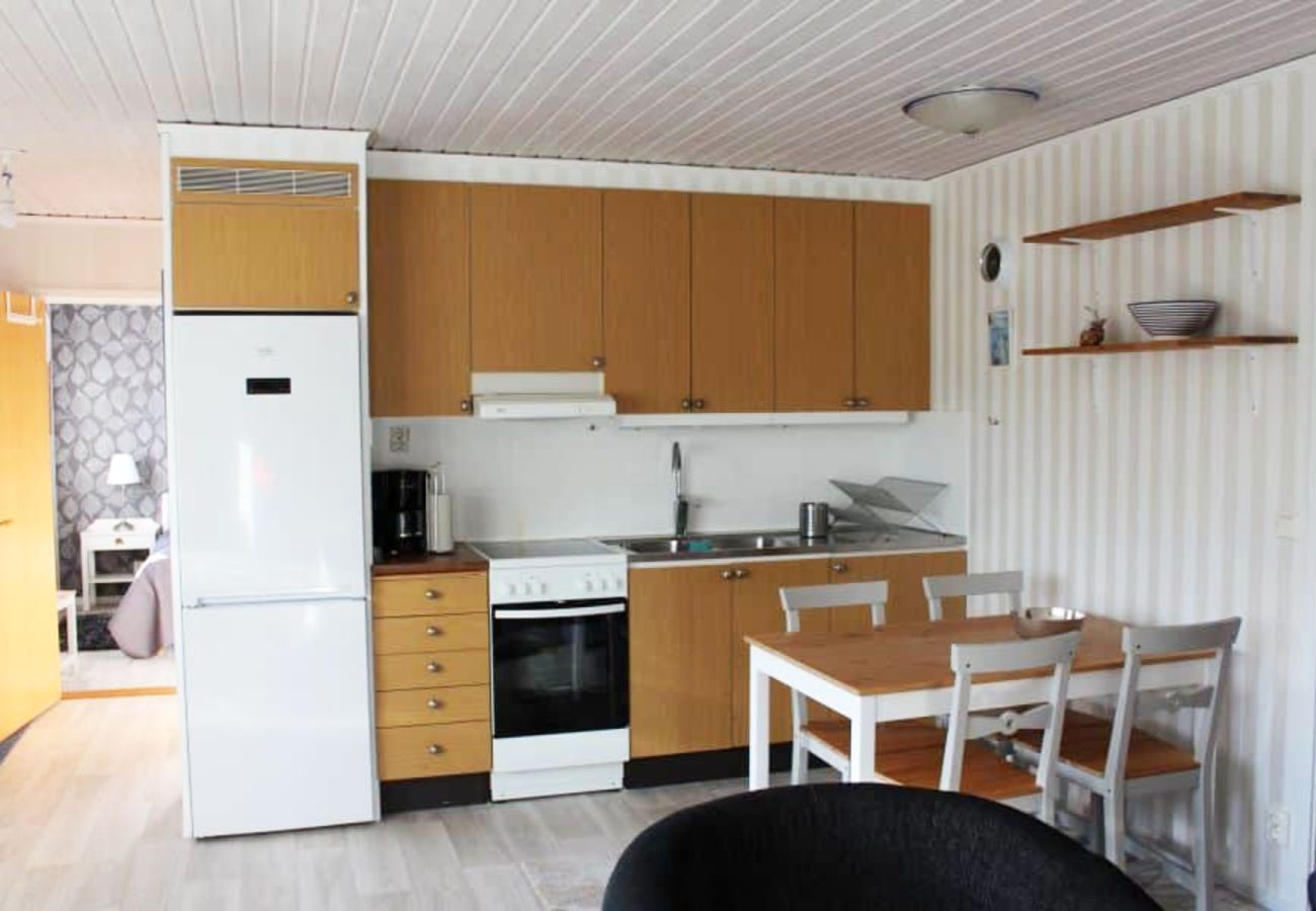 Ferienhaus in Henån - Frisches Ferienhaus mit Seeblick und Ruderboot | SE09156