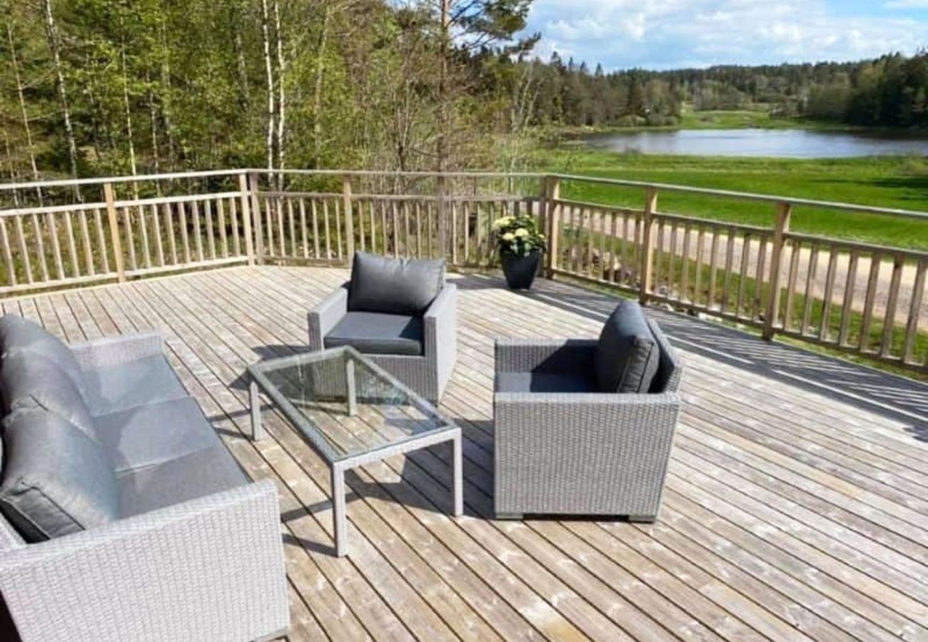 Ferienhaus in Henån - Frisches Ferienhaus mit Seeblick und Ruderboot | SE09156