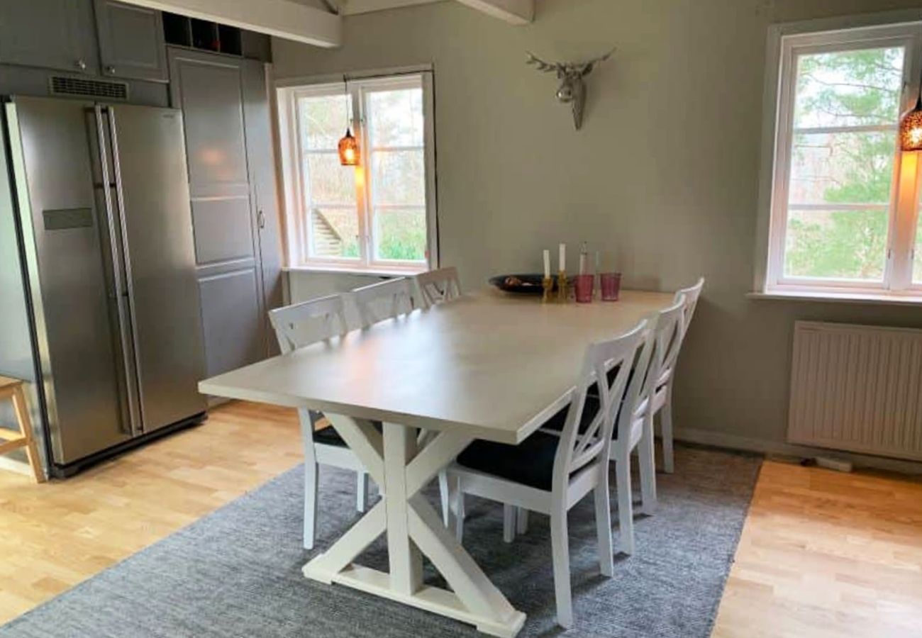 Landhaus in Varekil - Ferienhaus nahe Badestrand mit Gästehaus | SE09165