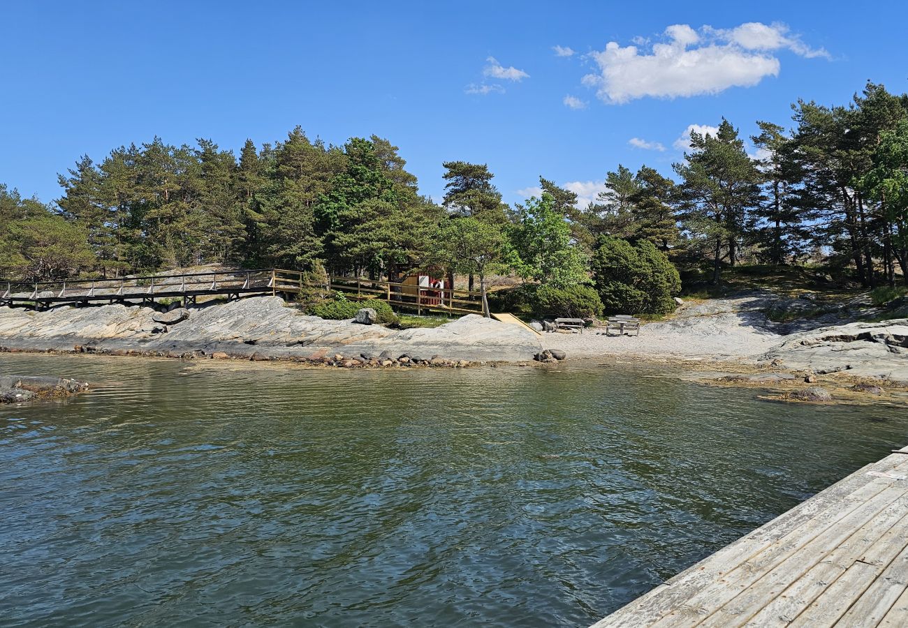 Landhaus in Varekil - Ferienhaus nahe Badestrand mit Gästehaus | SE09165