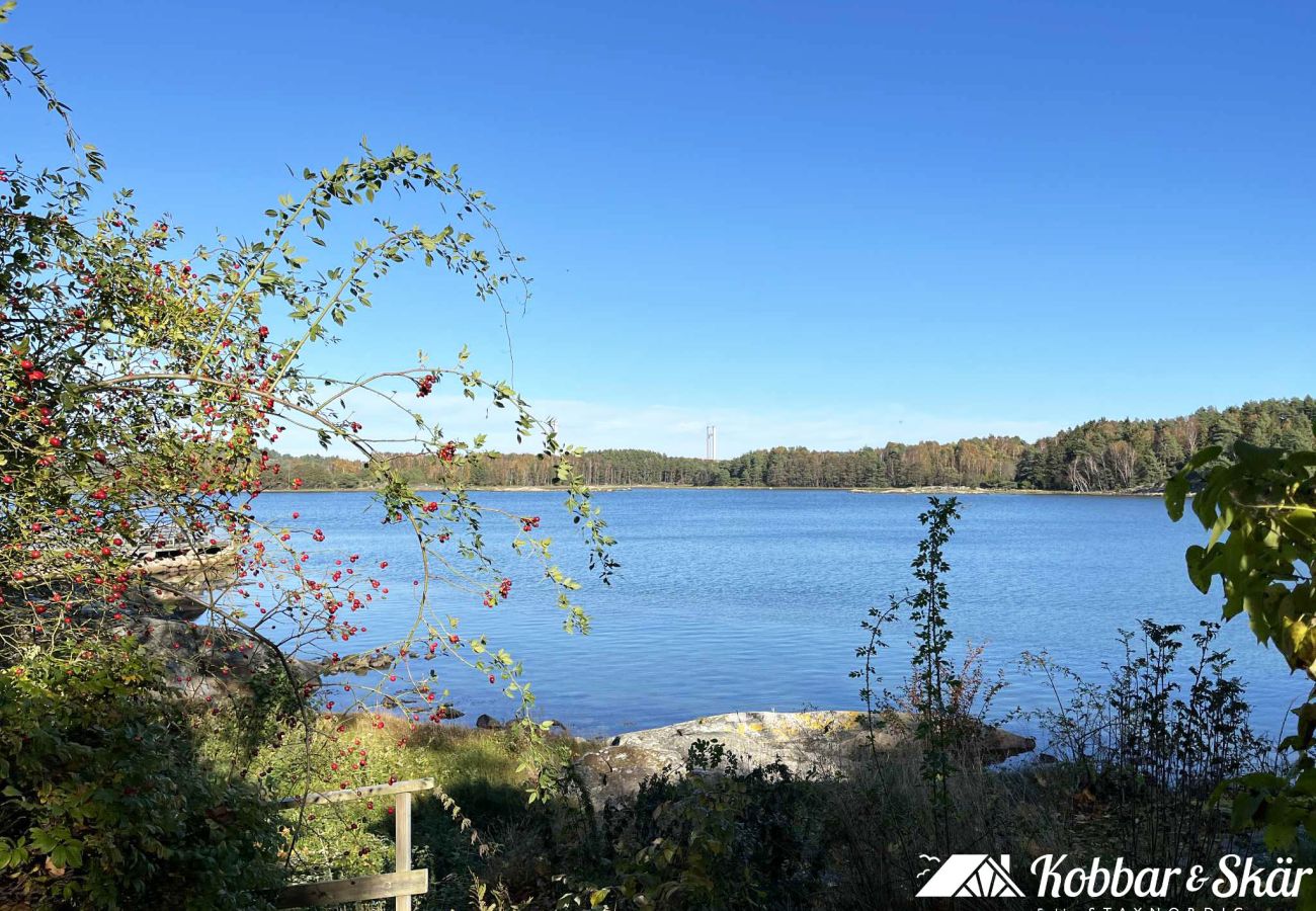 Ferienhaus in Myggenäs - Hundefreundliches Haus mit Boot & privatem Steg auf Tjörn | SE09170