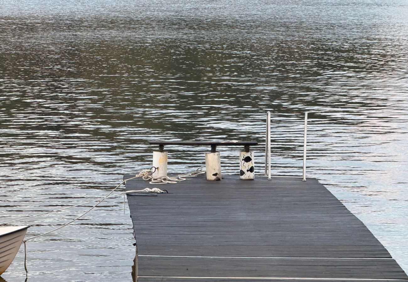 Ferienhaus in Myggenäs - Hundefreundliches Haus mit Boot & privatem Steg auf Tjörn | SE09170