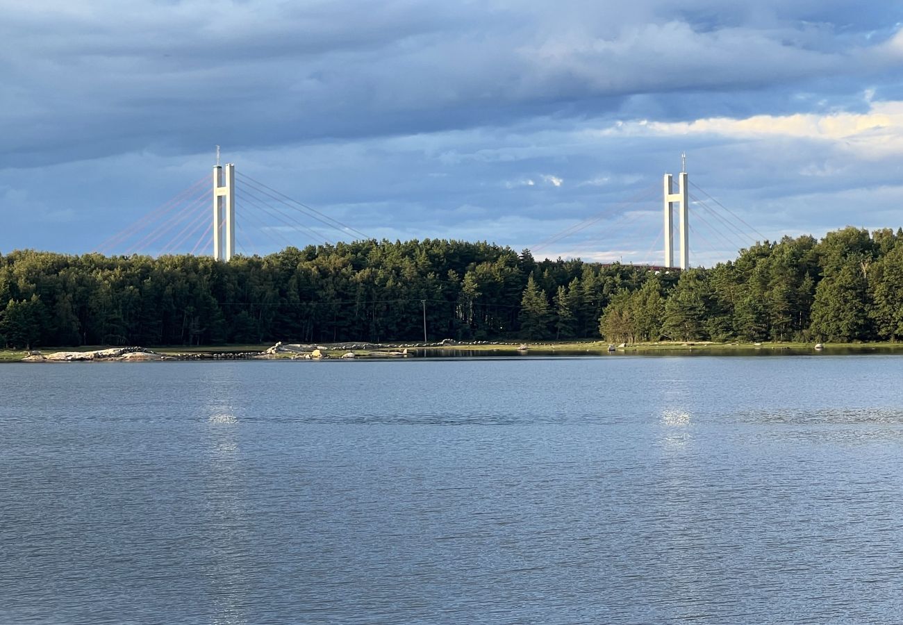 Ferienhaus in Myggenäs - Hundefreundliches Haus mit Boot & privatem Steg auf Tjörn | SE09170