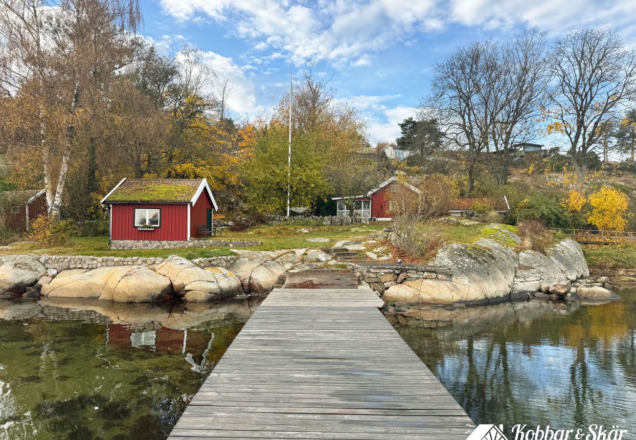 Ferienhaus in Myggenäs - Hundefreundliches Haus mit Boot & privatem Steg auf Tjörn | SE09170