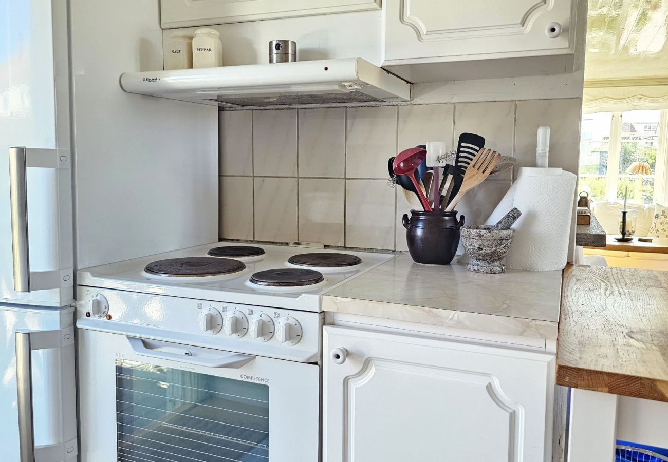 Ferienhaus in Ellös - Charmantes Ferienhaus am Meer in Stocken | SE09171