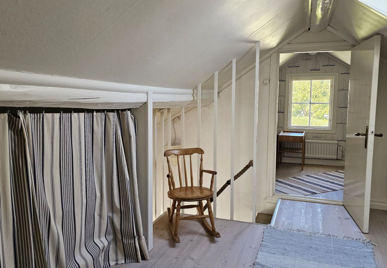 Ferienhaus in Ellös - Charmantes Ferienhaus am Meer in Stocken | SE09171