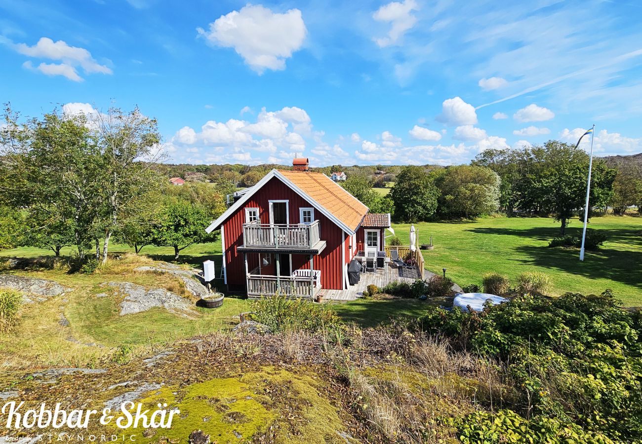 Ferienhaus in Hälleviksstrand - Villa mit Meeresgrundstück, Steg und Bootshaus in Edshult | SE09172