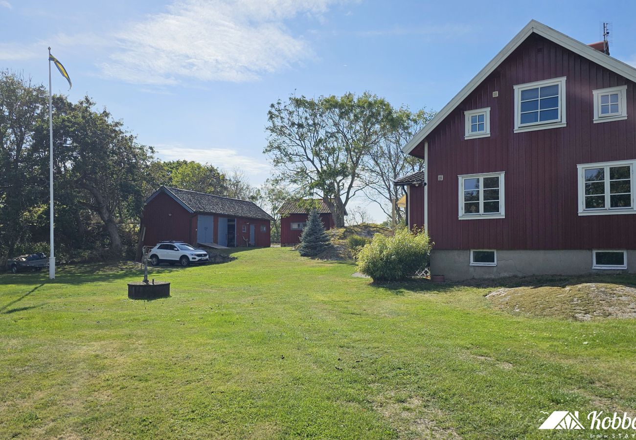Ferienhaus in Hälleviksstrand - Villa mit Meeresgrundstück, Steg und Bootshaus in Edshult | SE09172
