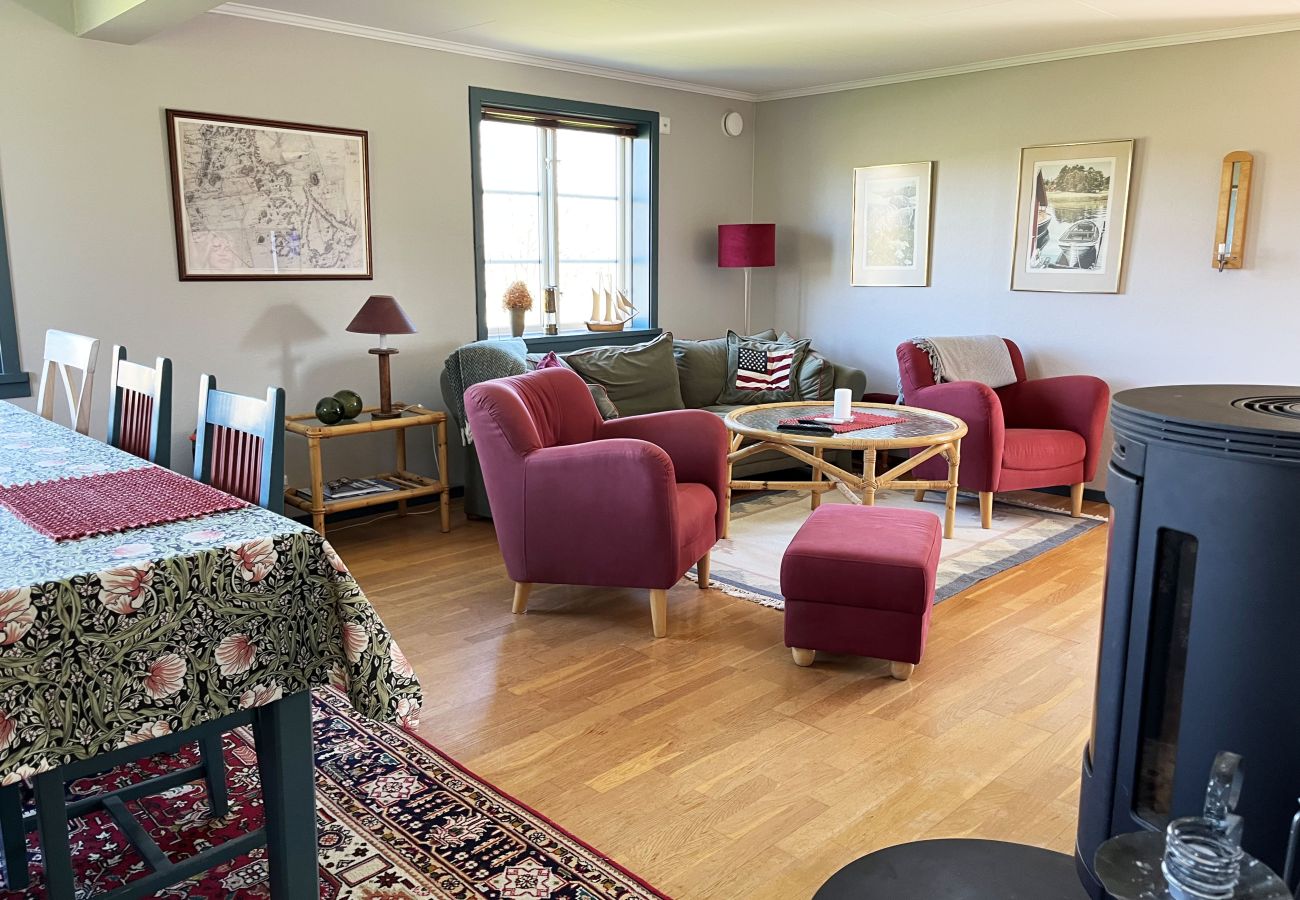 Ferienhaus in Hälleviksstrand - Villa mit Meeresgrundstück, Steg und Bootshaus in Edshult | SE09172