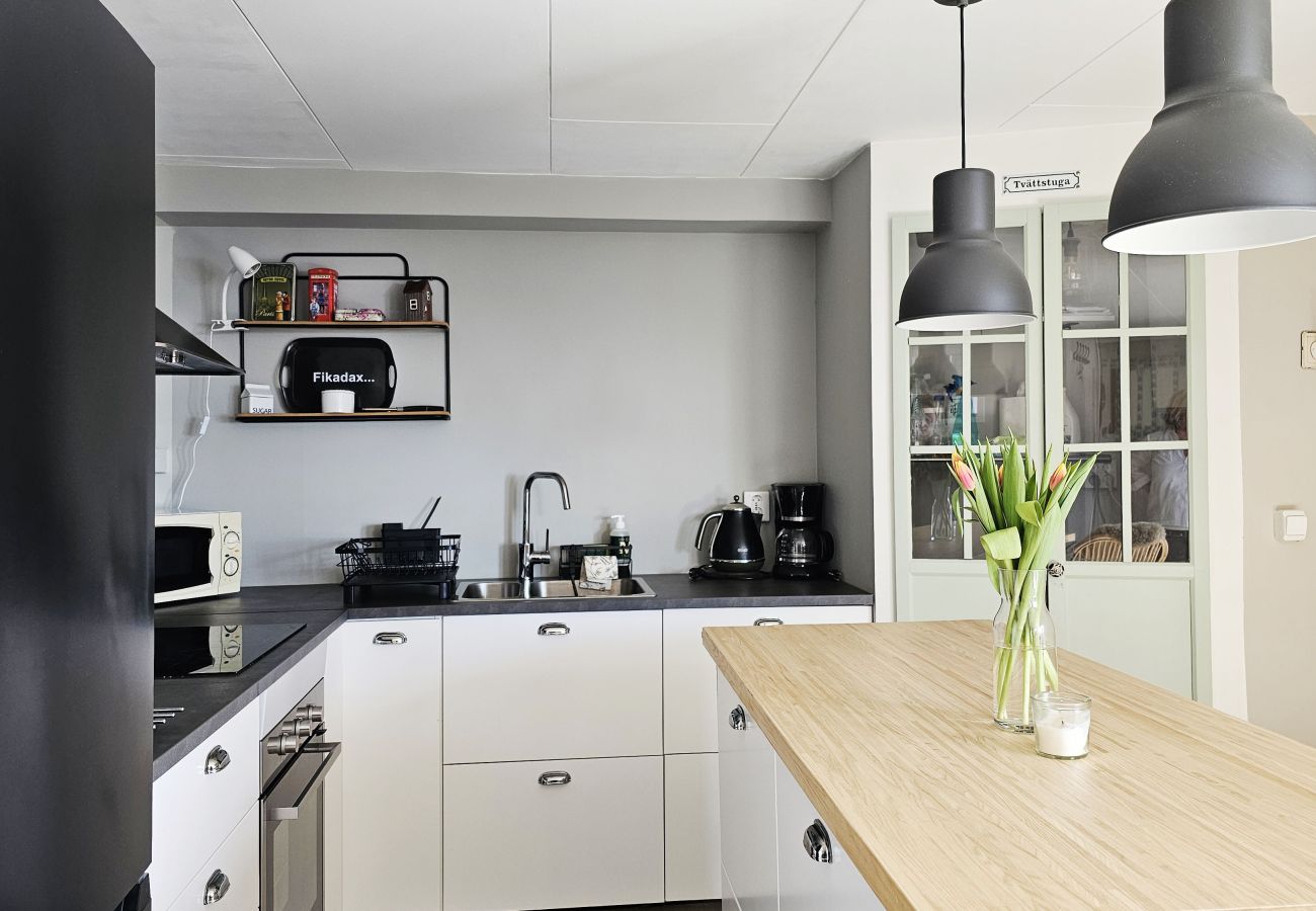 Ferienhaus in Myggenäs - Charmantes Ferienhaus in Myggenäs, 20 m vom Meer | SE09169