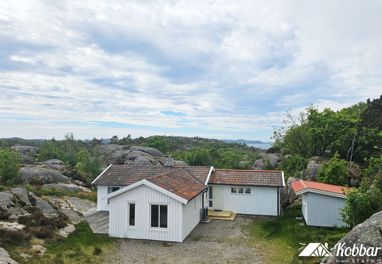Ferienhaus in Hjälteby - Schärenhaus zwischen den Klippen von Bohuslän | SE09181
