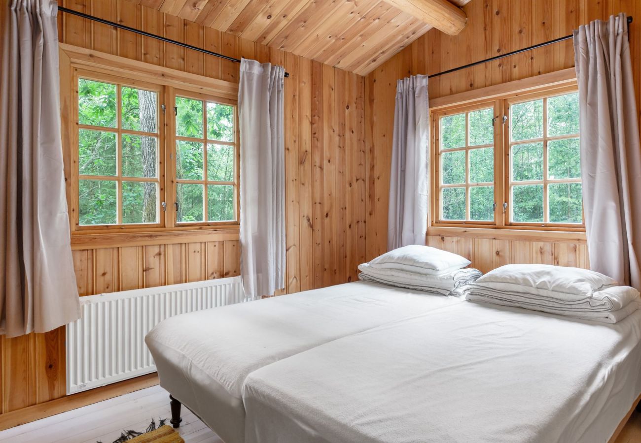 Big bedroom with big bed