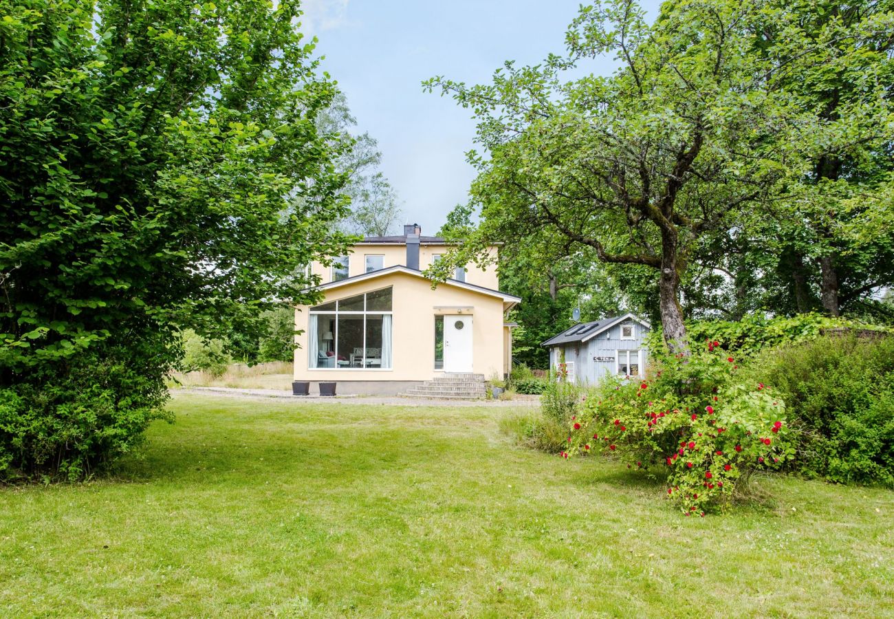 Building from the outside with big garden